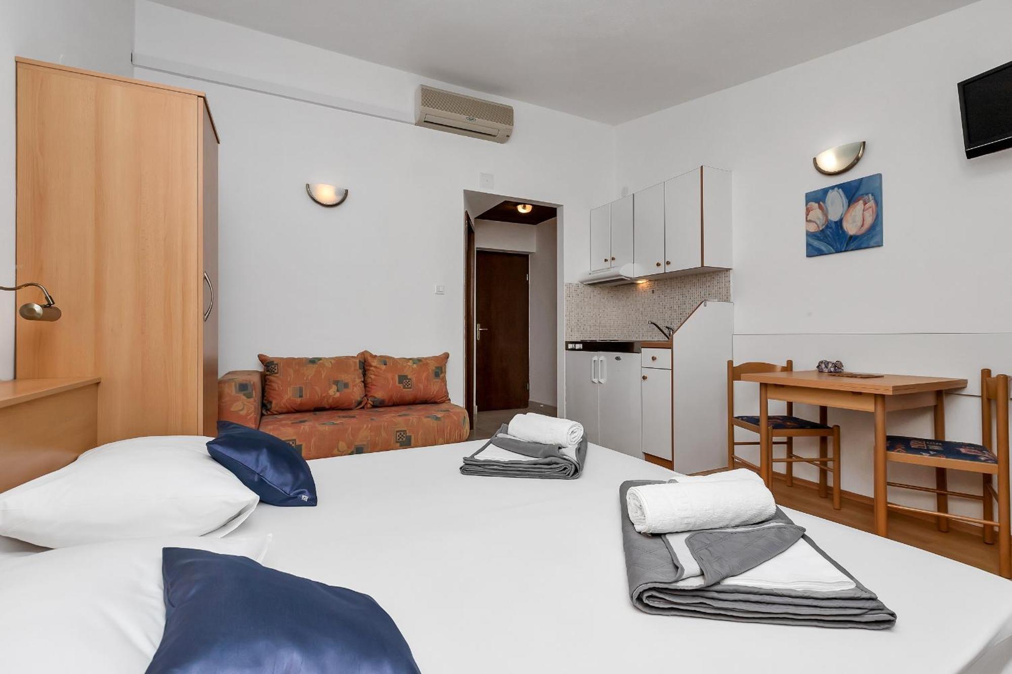 Apartments And Rooms By The Sea Baska Voda, Makarska - 2578 Rom bilde