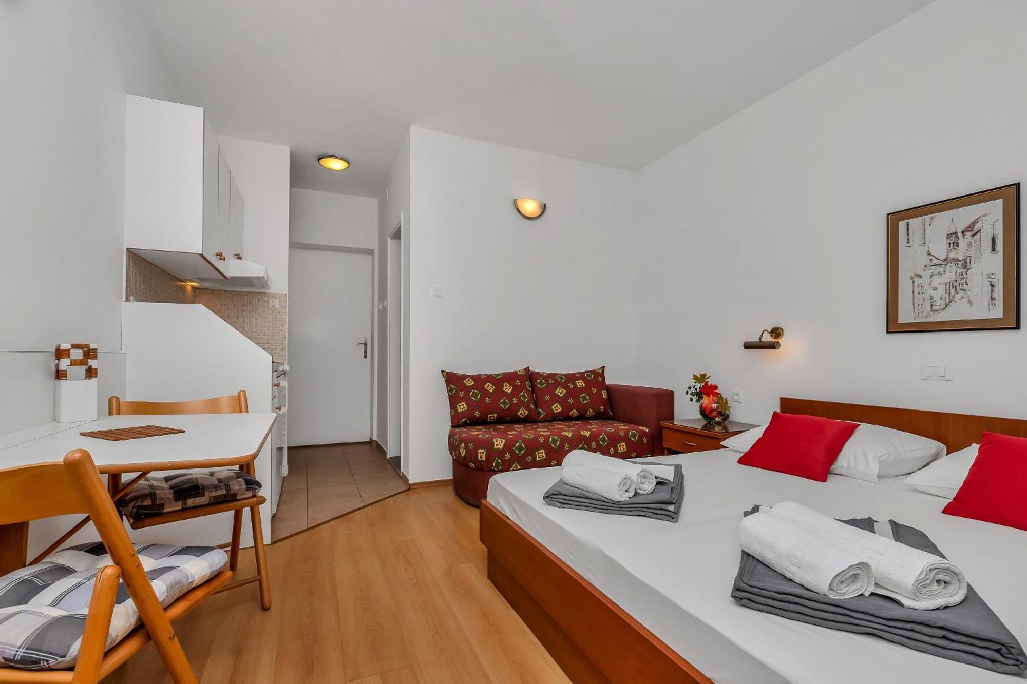Apartments And Rooms By The Sea Baska Voda, Makarska - 2578 Rom bilde